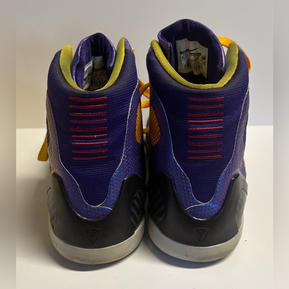Kobe 9 Elite ‘Team’ size 6.5Y - Picture 6 of 7